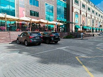 У ТЦ «Европа» в Калининграде человека много раз били ножом