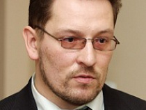 Следственные органы настаивают на отстранении от должности калининградского министра спорта Олега Косенкова