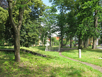 Сквер на улице Серж. Мишина теперь официально заявлен как рекреационная зона