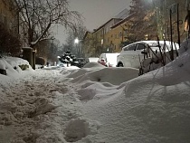 Замедление уборки Калининграда от снега поставили в вину автомобилистам