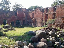 Туристы возмутились платой за немецкий замок в Калининградской области