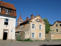 Детские площадки в Правдинске признаны опасными для жизни