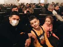 У детей Алиханова нет своих смартфонов