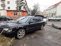 В Калининграде спортивный автомобиль поехал в толпу пешеходов