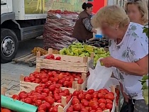 Власти пытаются привлечь людей на фермерскую ярмарку на окраине