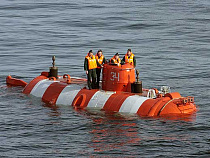 В Балтийском море проходят учения по спасению экипажа подлодки "Варшавянка"