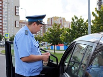В Калининграде владелец элитных машин отдал 1,2 млн рублей при виде эвакуатора
