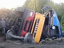 В Калининграде грузовик столкнулся с поездом (видео)