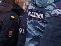 Под стражу заключен бывший участковый, обвиняемый в получении взятки 