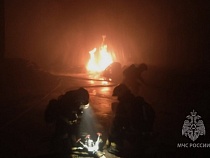 В крупном пожаре в Калининграде сгорело много еды 