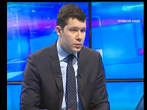 На «прямую линию» Антона Алиханова поступило более 1 000 вопросов