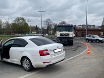 На Северном обходе Калининграда «Шкода» врезалась в грузовик 