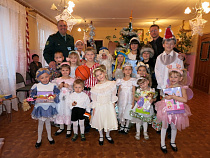 Калининградские таможенники поздравили подшефных из детского приюта "Островок Надежды"