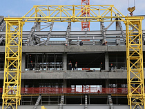 На калининградском стадионе к ЧМ-2018 приступили к сборке металлоконструкций для кровли
