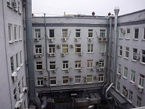 Команда Ярошука продала 2 тыс. кв. м на площади Победы, 1, в здании администрации Калининграда экс-фирме Андрея Кропоткина