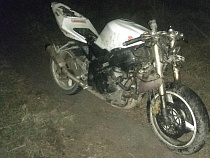 Ночью в Полесске неопытный водитель “Рено” сбил мотоциклиста