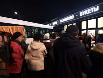 В Центральный рынок врезался автобус (фото)