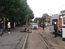 На проспекте Победы 24-летний мотоциклист врезался в столб