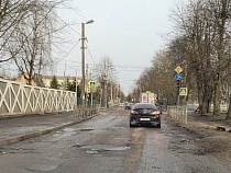 Алиханов выделяет 400 млн рублей на расширение 1 км дороги на Аллее Смелых