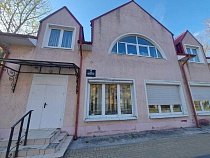 Зеков с деньгами в банках и машинами заставили расплатиться за кражи