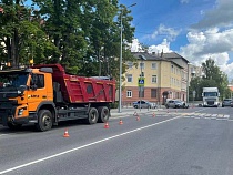 В Черняховске «Тойота» лишилась двигателя в схватке с грузовиком