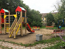 В Пионерском установили новые детские площадки