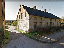 В Немане попытались снести угольные сараи