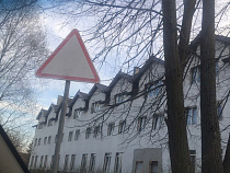 На Советском проспекте в Калининграде установили странный дорожный знак