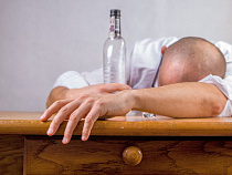 В Калининградской области 52 человека выжили, отравившись алкоголем 