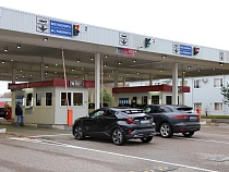 Иностранцев пронесло: в Калининградской области у них не забрали машины