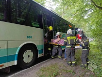 «Водитель гнал»: подробности наезда грузовика на автобус №107 