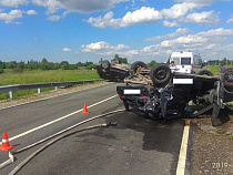 Под Гвардейском после столкновения перевернулись два автомобиля