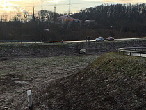 На выезде из Калининграда такси улетело в кювет