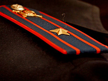 Охранник и наладчик украли со своего мясокомбината у 420 банок тушёнки