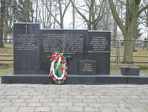 Калининградцы приняли участие в благоустройстве интернационального военного кладбища в Ольштыне