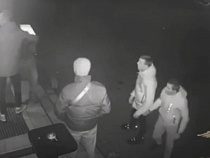 В Калининграде ищут напавших на дверь и вывеску в ночном клубе «Мираж»