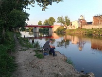 В Калининградской области увидели пламя на мосту через Дейму