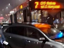 Набитый пассажирами автобус потерял управление в Калининграде 