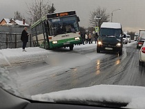 Автомобилисты Калининграда пожаловались на гололёд по всему городу