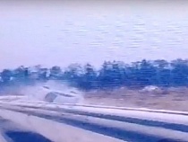 «Странно ехал»: у Зеленоградска на скорости перевернулся «Фольксваген» 