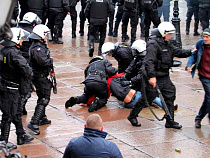 Демонстрация в Гданьске: полицейские задержали протестовавших радикалов 