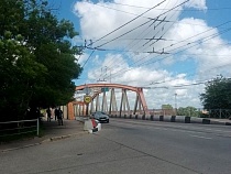 Балтрайон отперли через оранжевый мост