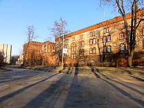 Олег Рыжков: парковке во дворе «Кронпринца» не место, её оттуда уберут