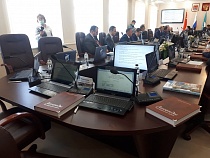 Коммунисты из протеста ушли с заседания горсовета Калининграда