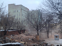 АрхНадзор сообщает, что здания у Екатерининской больницы у Петровских ворот сносят