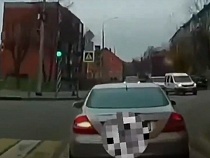 Лихачку на «Мерседесе» нашли по видео в соцсети и наказали 