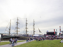 «Крузенштерн»: калининградский барк принял участие в Параде Парусов