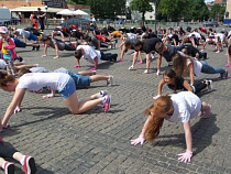 Жителям Гданьска хватило сил на 50 отжиманий в минуту 