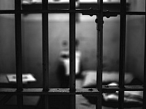 Прокуратура судится с колонией, чтобы одеть зэков 