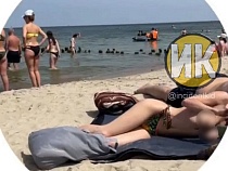 На пляжах под Калининградом вводят моду на максимальное оголение
